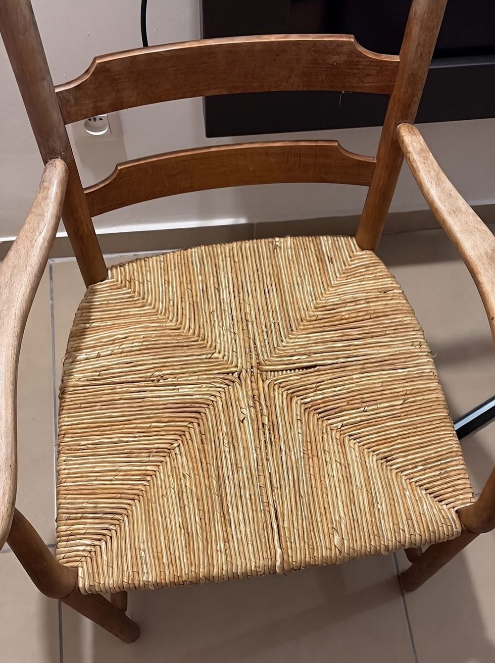 Fauteuil paillé, assise neuve – Maison Chevalier